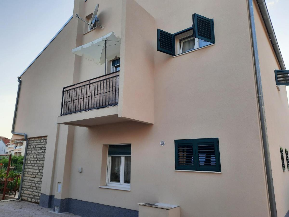 Apartman Laura M Vodice Extérieur photo