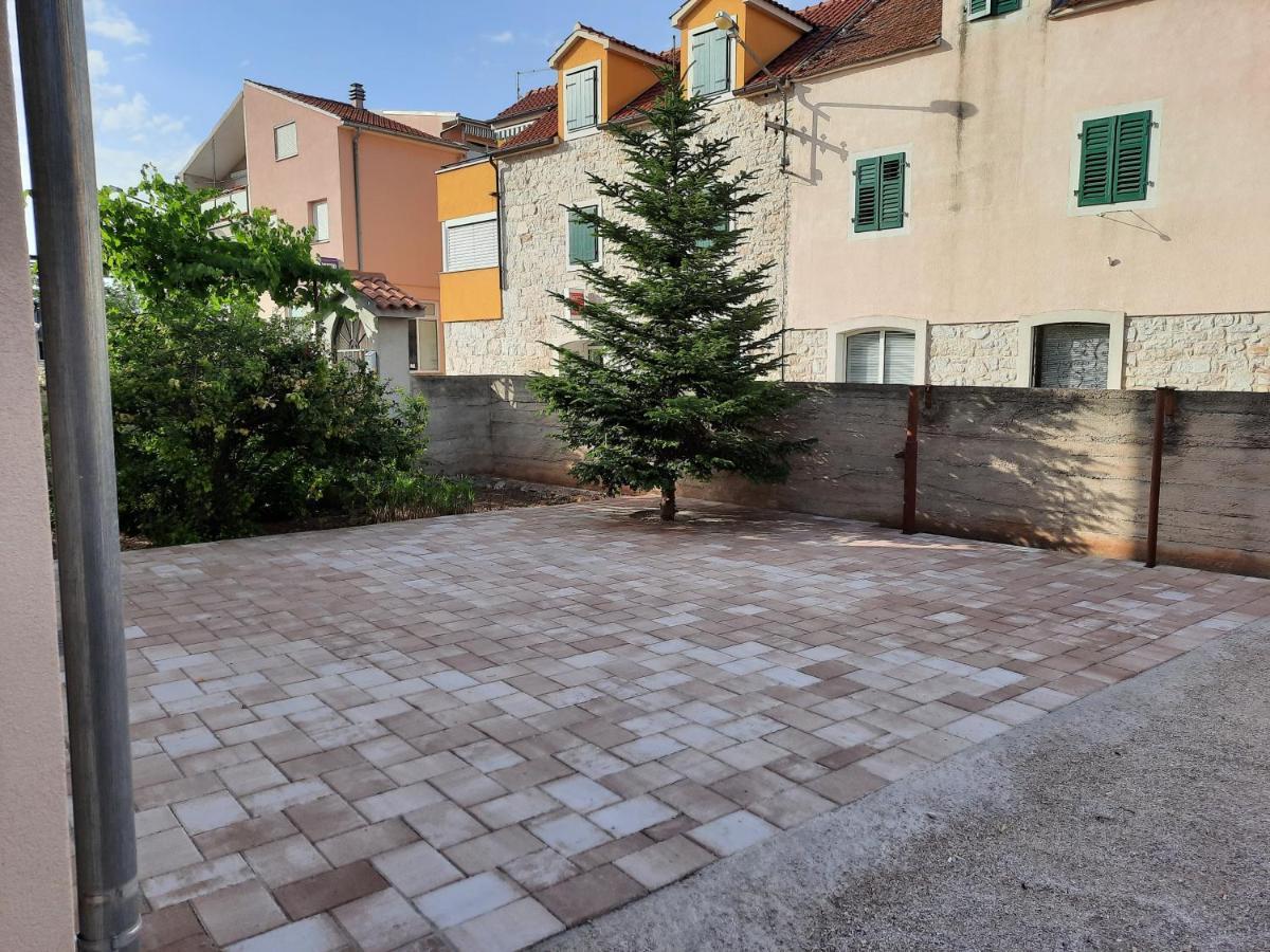Apartman Laura M Vodice Extérieur photo