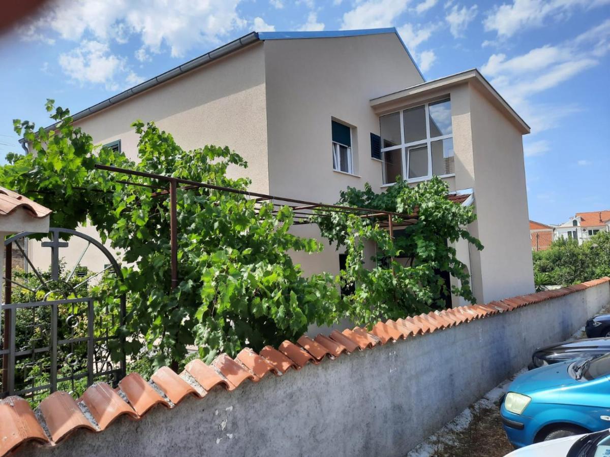 Apartman Laura M Vodice Extérieur photo