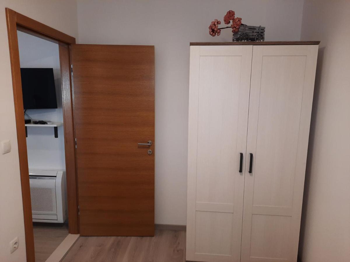 Apartman Laura M Vodice Extérieur photo