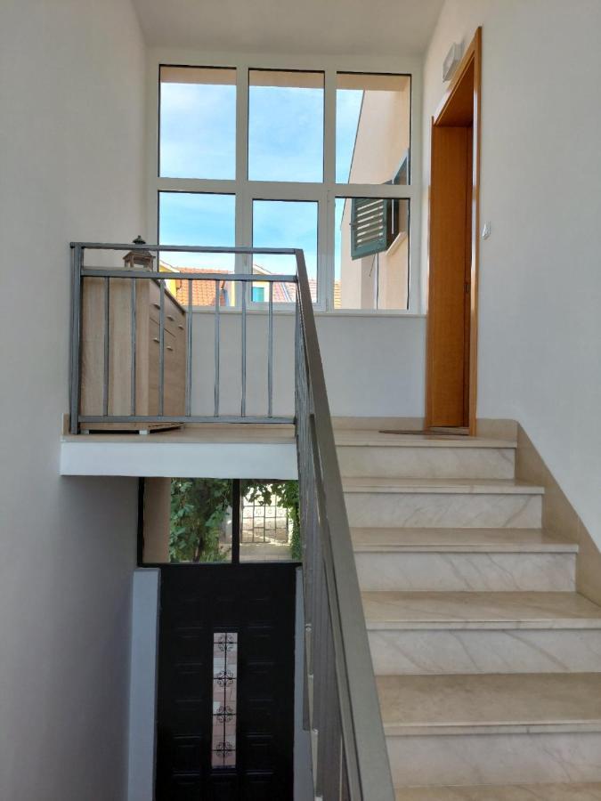 Apartman Laura M Vodice Extérieur photo